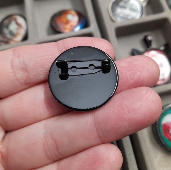 The Critters cameo pin - Picture 2 of 2